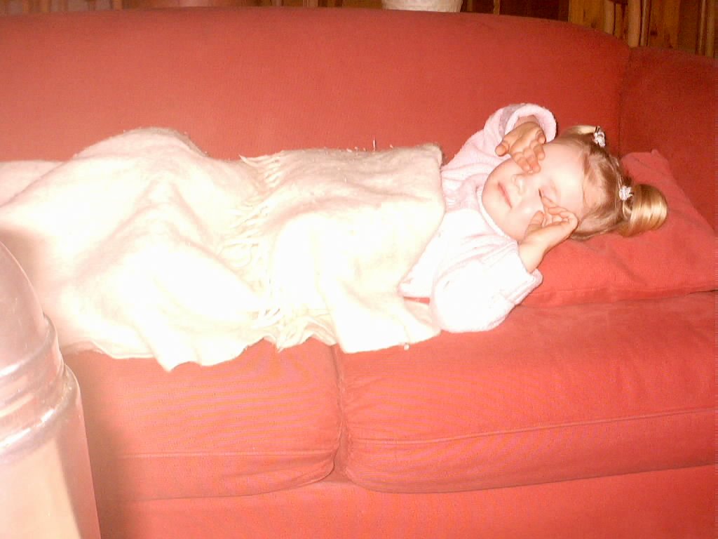 46.i sover i sofa
